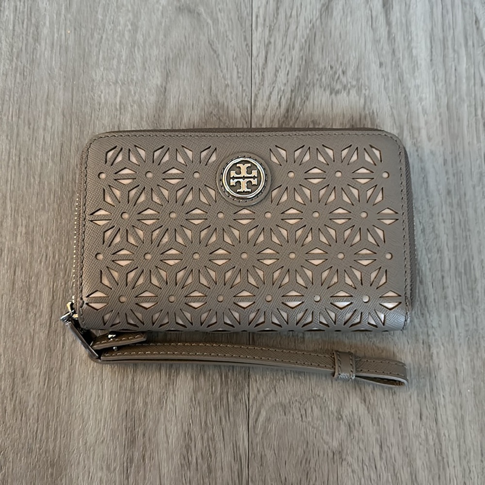 Tory Burch Robinson Zip Around Wallet Wristlet